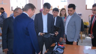 Uchkoʻprik tumanida yiliga 500 ming juft poyabzal ishlab chiqaradigan qoʻshma korxona ish boshladi