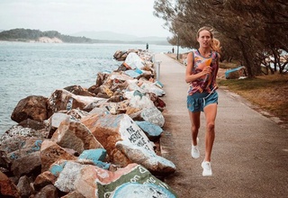 Австралиялик аёл 107 кун ичида 107 та марафонни босиб ўтиб, жаҳон рекордини ўрнатди