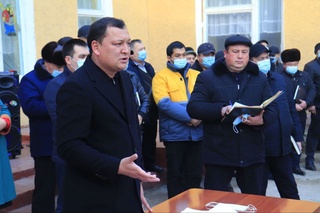 Asaka tumani sobiq hokimiga sud hukmi oʻqildi