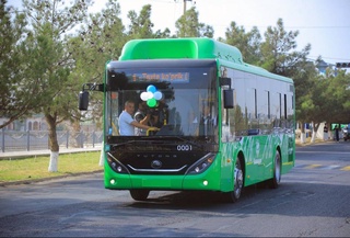 В Намангане начали обслуживать пассажиров современные автобусы