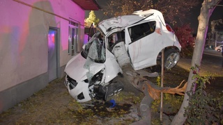 «Spark» на большой скорости врезался в дерево. Водитель погиб