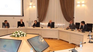 Коршиносони Ӯзбекистон ва Озарбойҷон масъалаҳои ҳамкорӣ дар соҳаи манбаъҳои муқобил ва барқароршавандаи энергияро баррасӣ карданд