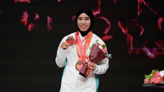 Тяжелая атлетика: рядом с мировой рекордсменкой