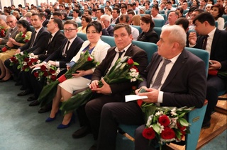 148 nafar xodim koʻkrak nishoni bilan taqdirlandi