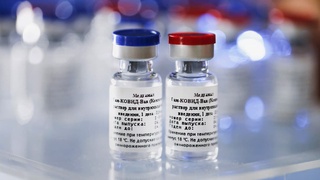 Алишер Усмонов ўз ҳисобидан Ўзбекистонга 500 минг вакцина олиб беради