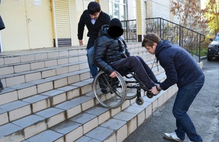 Barcha aeroport, vokzal, avtoshohbekatlarda nogironligi boʻlgan va jismoniy imkoniyati cheklangan shaxslar uchun sharoitlar yaratiladi