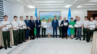 Сотрудникам Минэкологии и Таможенного комитета были вручены медали и сертификаты Монреальского протокола