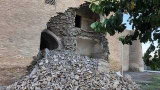 Бухородаги Абдуллахон  мадрасаси девори нега  ўпирилди?