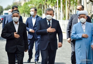 Шавкат Мирзиёев Карим Камоловнинг хизматларини эътироф этди