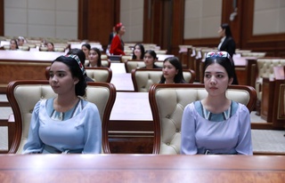 “Сенинг ташаббусинг-сенинг келажагинг учун” Республика форуми иштирокчилари сенаторлар билан учрашди