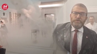 Польша парламентида депутат жанжал кўтарди