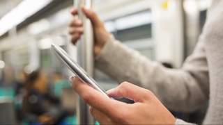 Smartfonlardan tarqaladigan elektromagnit nurlari qanchalik xavfli?