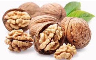 100 gramm yong'oqda qancha kaloriya bor?