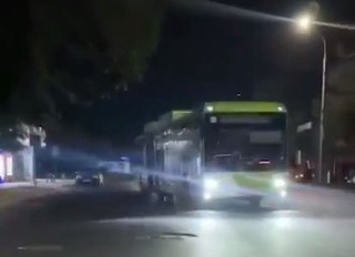 Тошкентда хавфли манёврларни амалга оширган автобус ҳайдовчисига чора кўрилди