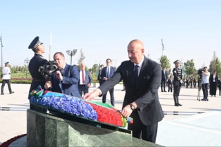 The President of the Republic of Azerbaijan laid flowers at the Independence Monument