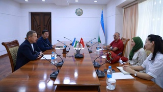 Медики из Турции развивают услуги в Навоийской области