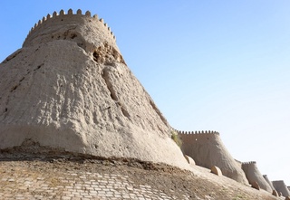 Тарихий обидаларимизга тиклаб бўлмас даражада зиён етказилмоқда. Бу муаммонинг ечими борми?