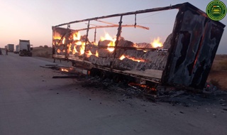 Пешкуда юк автомашинасининг тиркамаси ёниб кетди