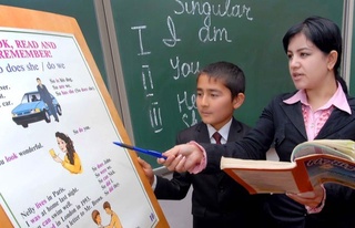 Мектептерде жоғары сынып оқушыларына екінші шет тілі оқытылады