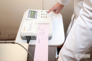 Давлат фуқаролик хизматида фаолият юритаётган кадрларнинг саломатлиги тиббий кўрикдан ўтказилмоқда