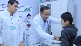 Вобкентда мингга яқин эҳтиёжманд аҳоли вакиллари бепул тиббий кўрикдан ўтказилди