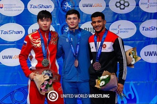 Сборная Узбекистана завоевала две бронзовые медали на чемпионате мира по спортивной борьбе U20