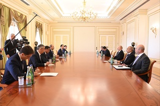 Илҳом Алиев Ўзбекистон ҳукумати делегациясини қабул қилди