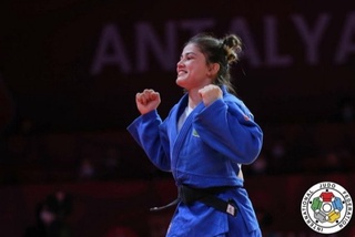 Диёра Келдиёрова икки карра “Катта дубулға” турнири ғолиби