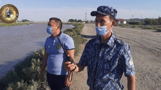 Nukus shahrida ichki ishlar organlari xodimi suvga cho'kayotgan odamni qutqardi