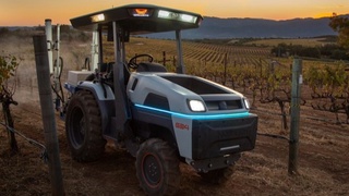 Деҳқон оғирини енгил қилувчи “Ақлли” трактор ишлаб чиқарилмоқда