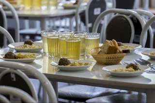 MMTV: Quvasoydagi keytering korxonasining taomnomasi belgilangan talablarga javob bermaydi