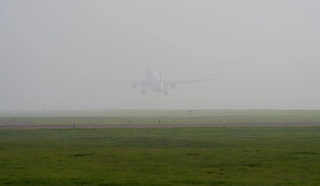 Қалин туман иккита аэропорт фаолиятини вақтинча чеклади