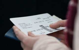 Норин туманида яшовчи аёл 82 кишига қалбаки авиабилет сотгани аниқланди