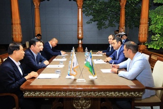 Южнокорейская компания построит в Фергане завод по производству электронных досок и зарядных станций