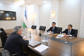 Шерзод Асадов BBC World News пенен және бирге ислесиў ҳәм журналистика стандартларын раўажландырыў мәселелерин додалады