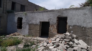 Ноқонуний бино қурилиши: бундан ким манфаатдор?