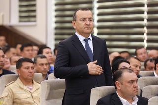 Зайнилобиддин Низомиддинов Бекобод тумани ҳокими лавозимига тайинланди