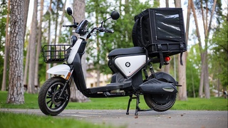 Почта ва куръерлик жўнатмалари, даврий матбуот нашрлари ва бошқа жўнатмаларни етказиш учун 240 та электроскутер сотиб олинди