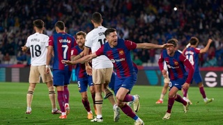 Три гола Левандовски принесли «Барселоне» победу над «Валенсией»