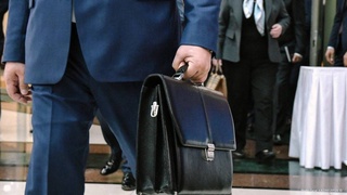 Через три месяца вступит в силу запрет госслужащим на открытие и владение банковскими счетами за пределами территории Узбекистана