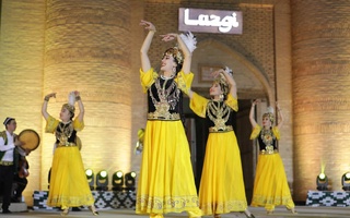 В Хиве открылся Международный фестиваль танца «Лазги»