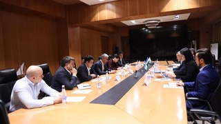 Ӯзбекистон ва БАТР лоиҳаҳои соҳаи сохтмони роҳҳоро баррасӣ карданд