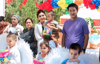 Балаларға меҳир ҳәм қуўаныш инам еткен байрам