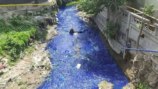 Экологи решили проблему с цветной водой в каналах Самарканда