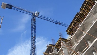 Агар таҳиягар мӯҳлати анҷоми хонаро вайрон кунад, чӣ бояд кард