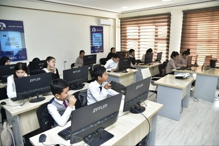 Дети из нуждающихся в социальной защите семей города Навои бесплатно обучаются в сфере IT