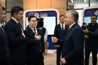 Сунъий интеллектни жорий этишни жадаллаштиришга қаратилган лойиҳалар билан танишилди