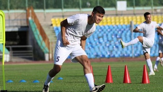 В матче против Монголии в воротах сборной Кыргызстана отыграл защитник Айзар Акматов