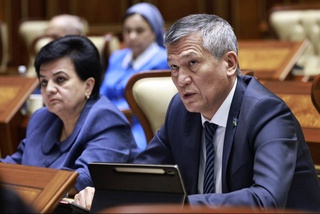 Вносятся ряд изменений и дополнений в Налоговый и Таможенный кодексы