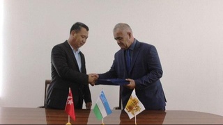 Арнасой тумани ҳокими Туркиялик инвесторлар билан меморандум имзолади
